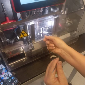 Dělnice/dělník v elektrotechnice